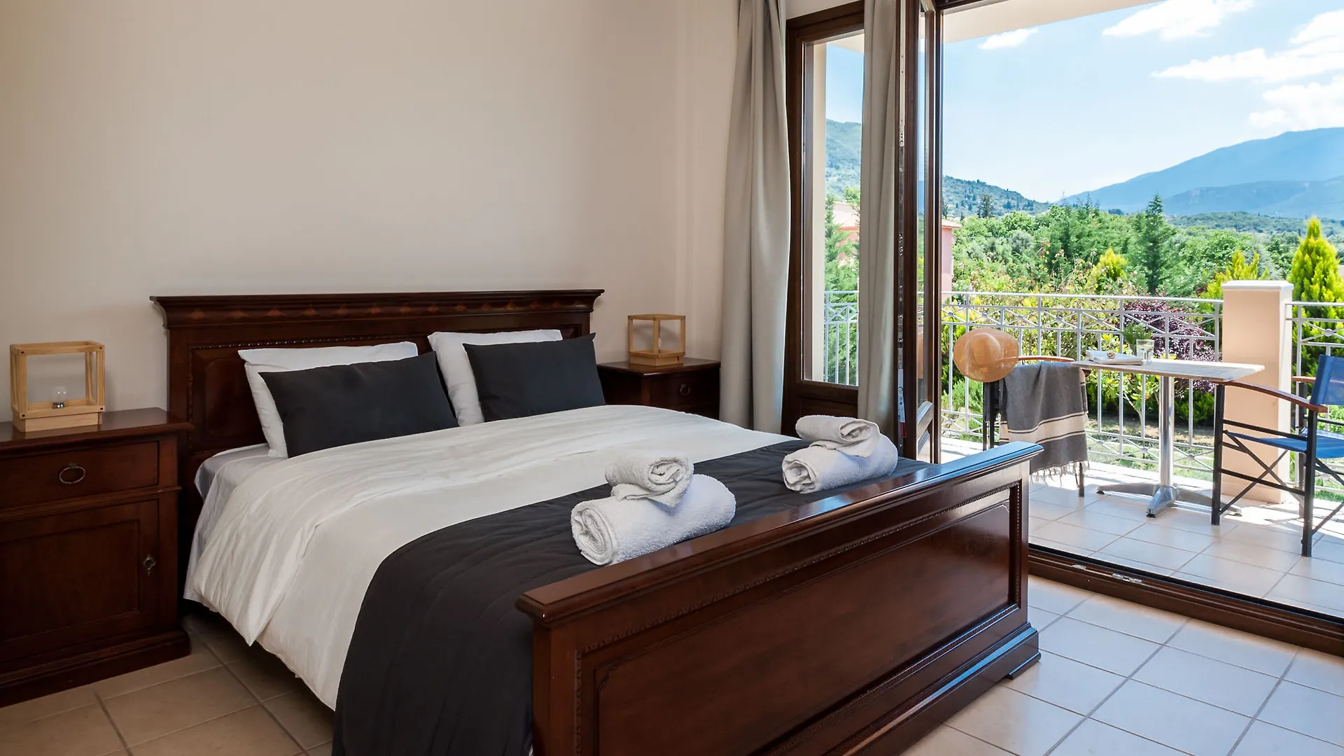 Penelope Villas Sami